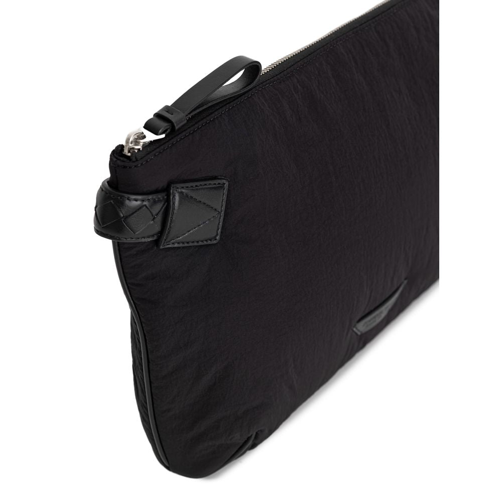 Schwarze Nylon-Clutch-Tasche