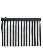 Schwarz-weiß gestreifte Logo-Plakette Clutch Pouch Bag