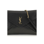 Clutch-Tasche mit Cassandre-Kette